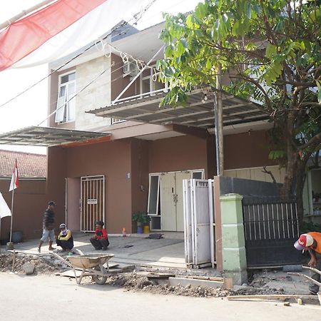 Hotel Spot On 93611 Kost Pak Suyatno Syariah 2 Ponorogo Exteriér fotografie