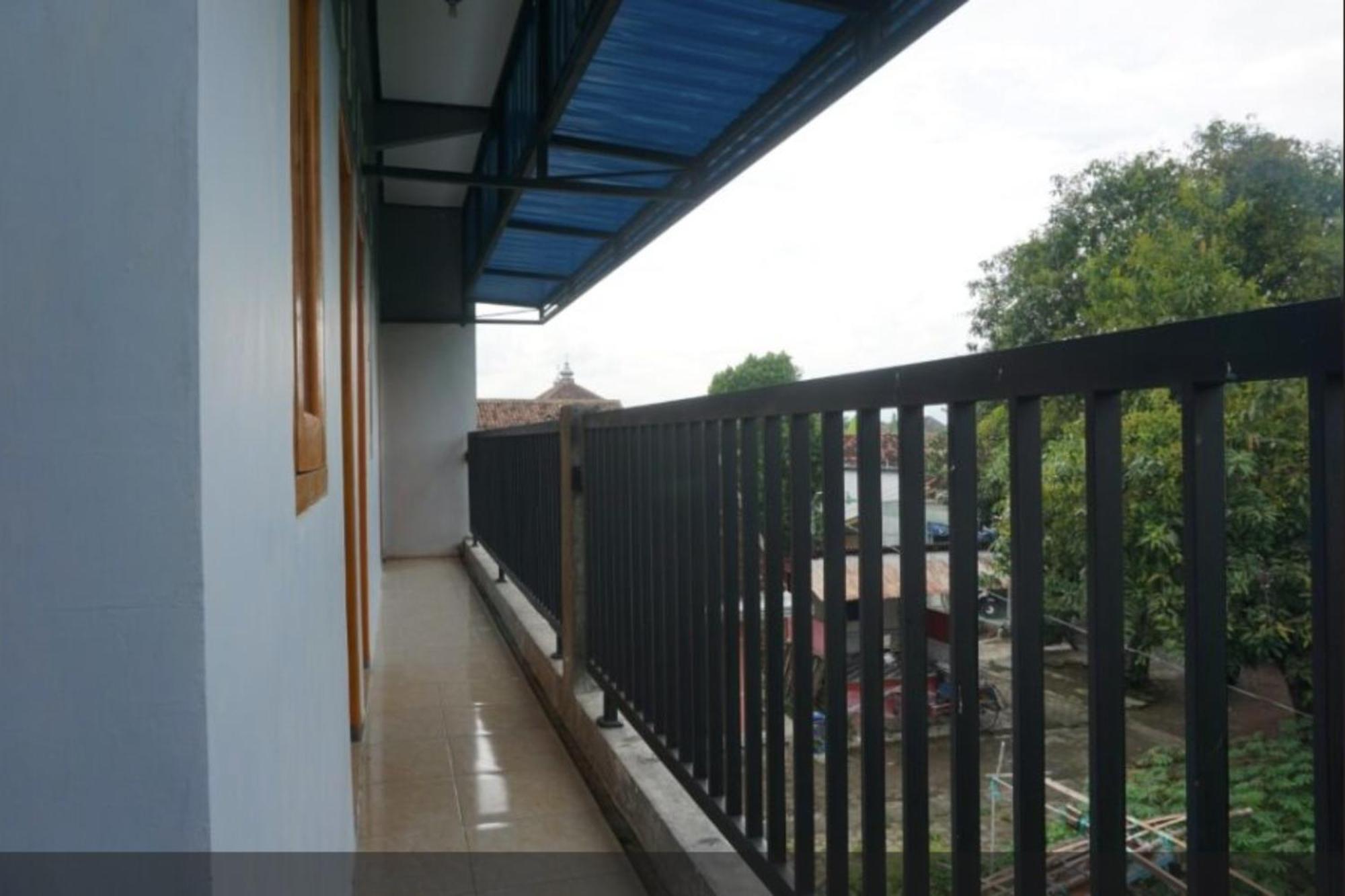 Hotel Spot On 93611 Kost Pak Suyatno Syariah 2 Ponorogo Exteriér fotografie