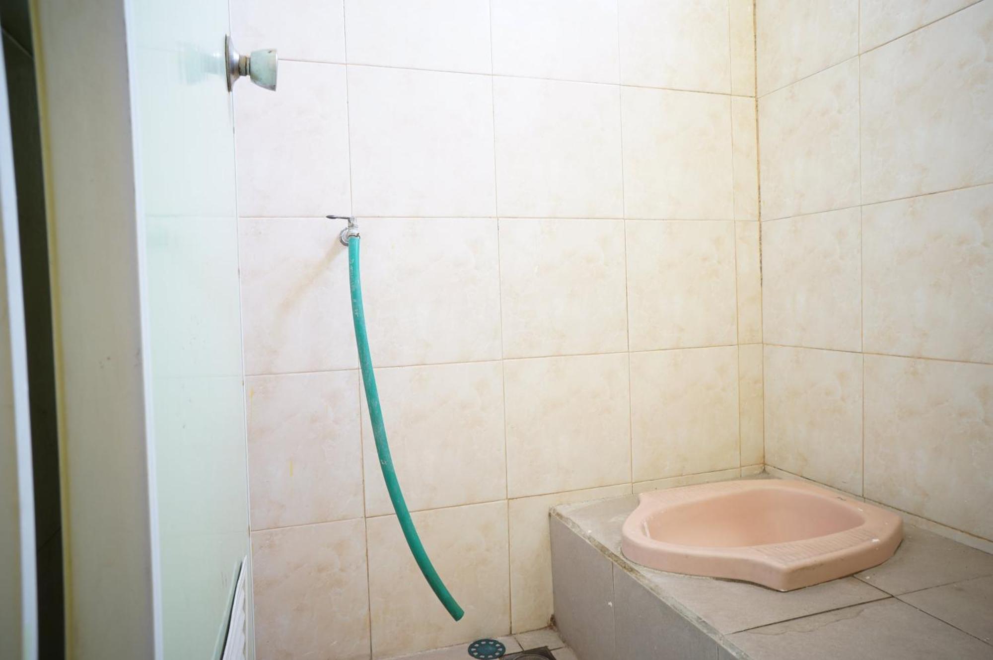 Hotel Spot On 93611 Kost Pak Suyatno Syariah 2 Ponorogo Exteriér fotografie